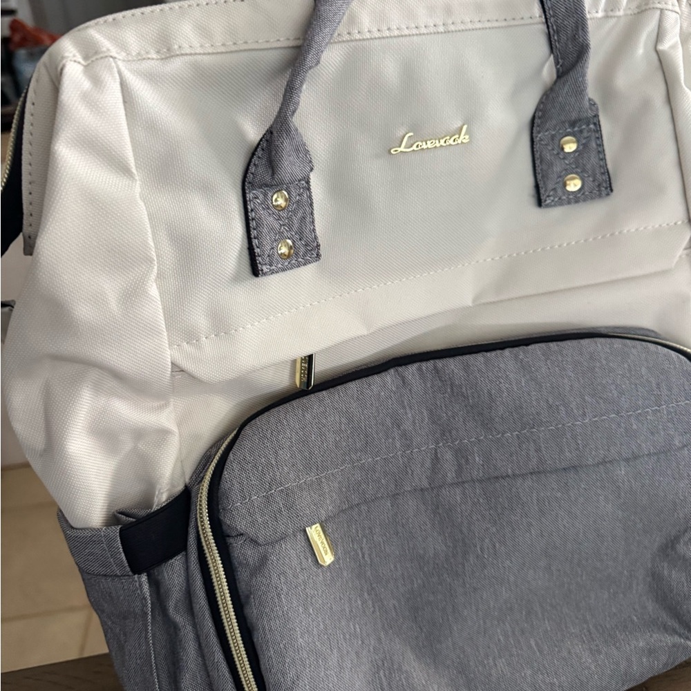 Lovevook White and Gold Bag - Picture 3 of 4